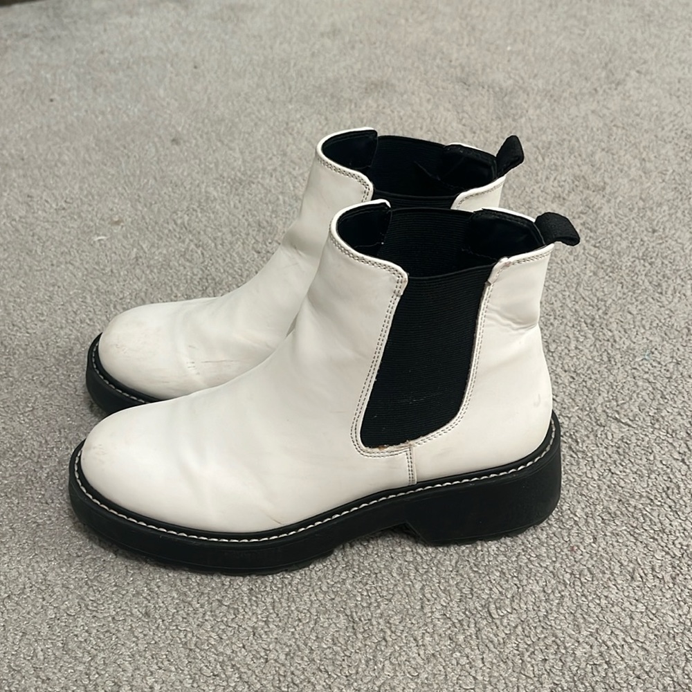 madden girls white docs